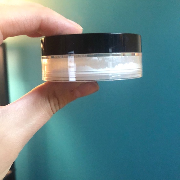 Face setting powder lot - Picture 3 of 4